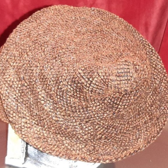 MARGUERITE, Paris | Brown Cap - Picture 12 of 14